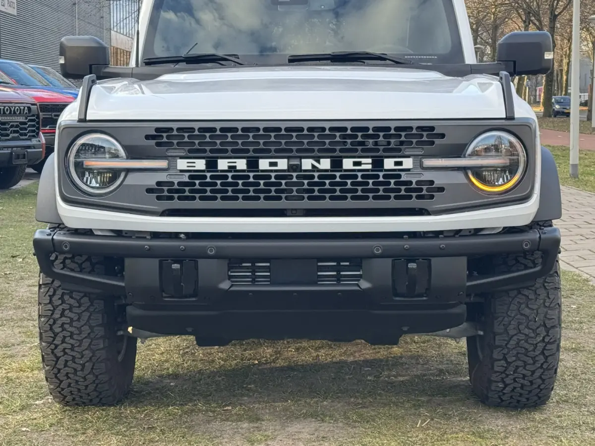 AWD 2.7L V6 BADLANDS