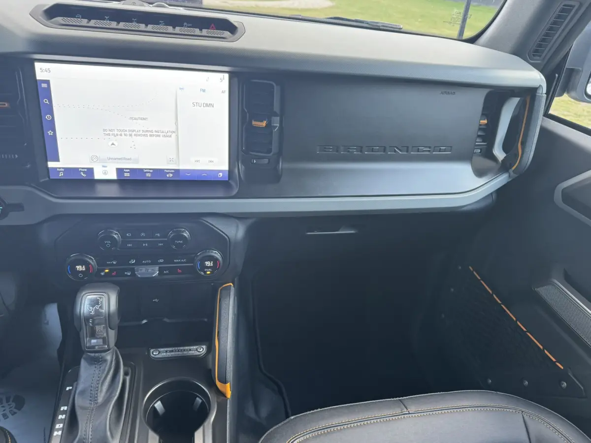 AWD 2.7L V6 BADLANDS
