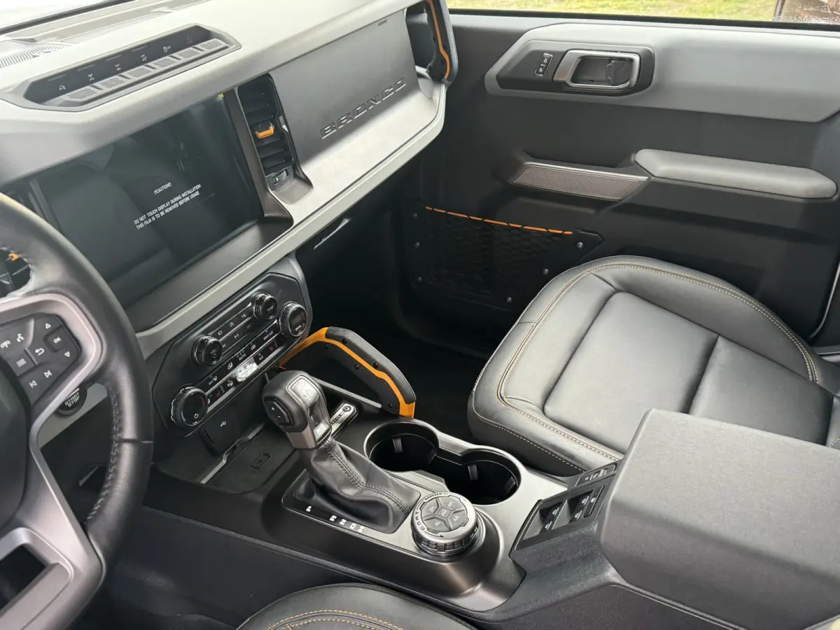 AWD 2.7L V6 BADLANDS