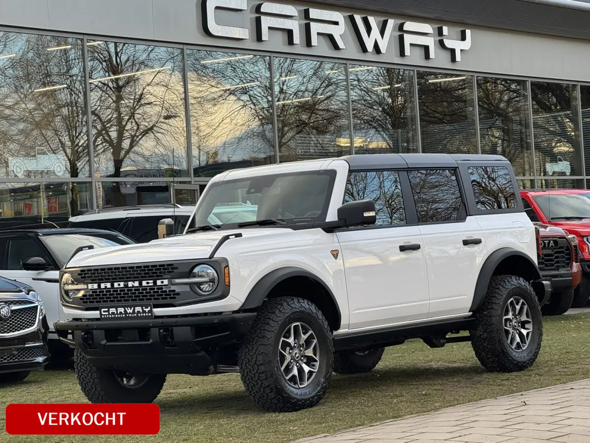 AWD 2.7L V6 BADLANDS