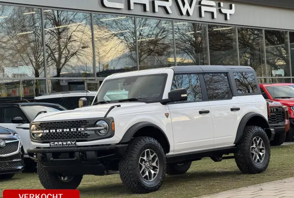 AWD 2.7L V6 BADLANDS