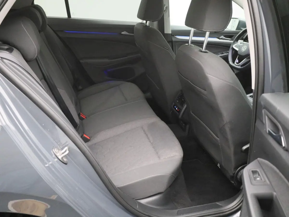 1.5 eHybrid Life Edition SoH 100% | Navigatie | Airco | Parkeersensoren | Camera | Cruise control | 18 Inch Velgen |