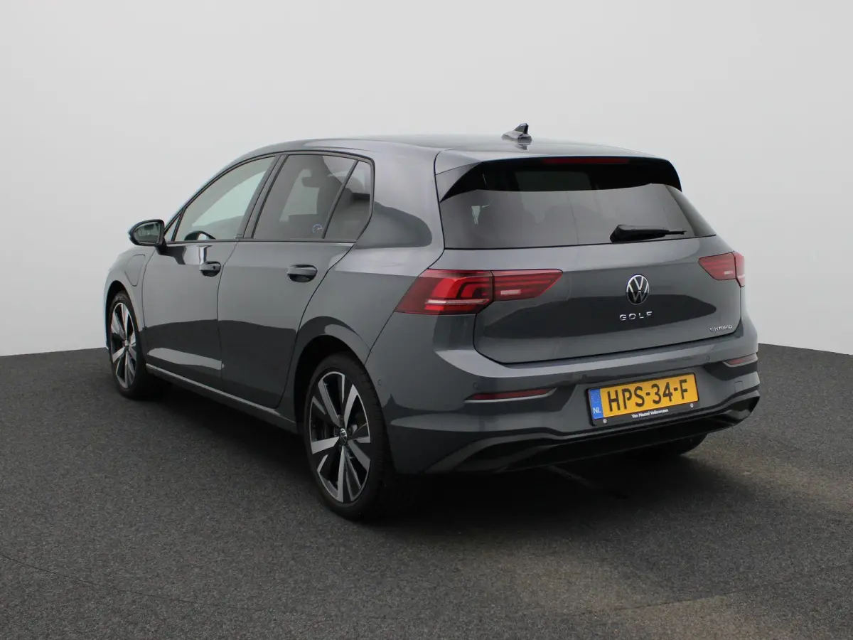 1.5 eHybrid Life Edition SoH 100% | Navigatie | Airco | Parkeersensoren | Camera | Cruise control | 18 Inch Velgen |