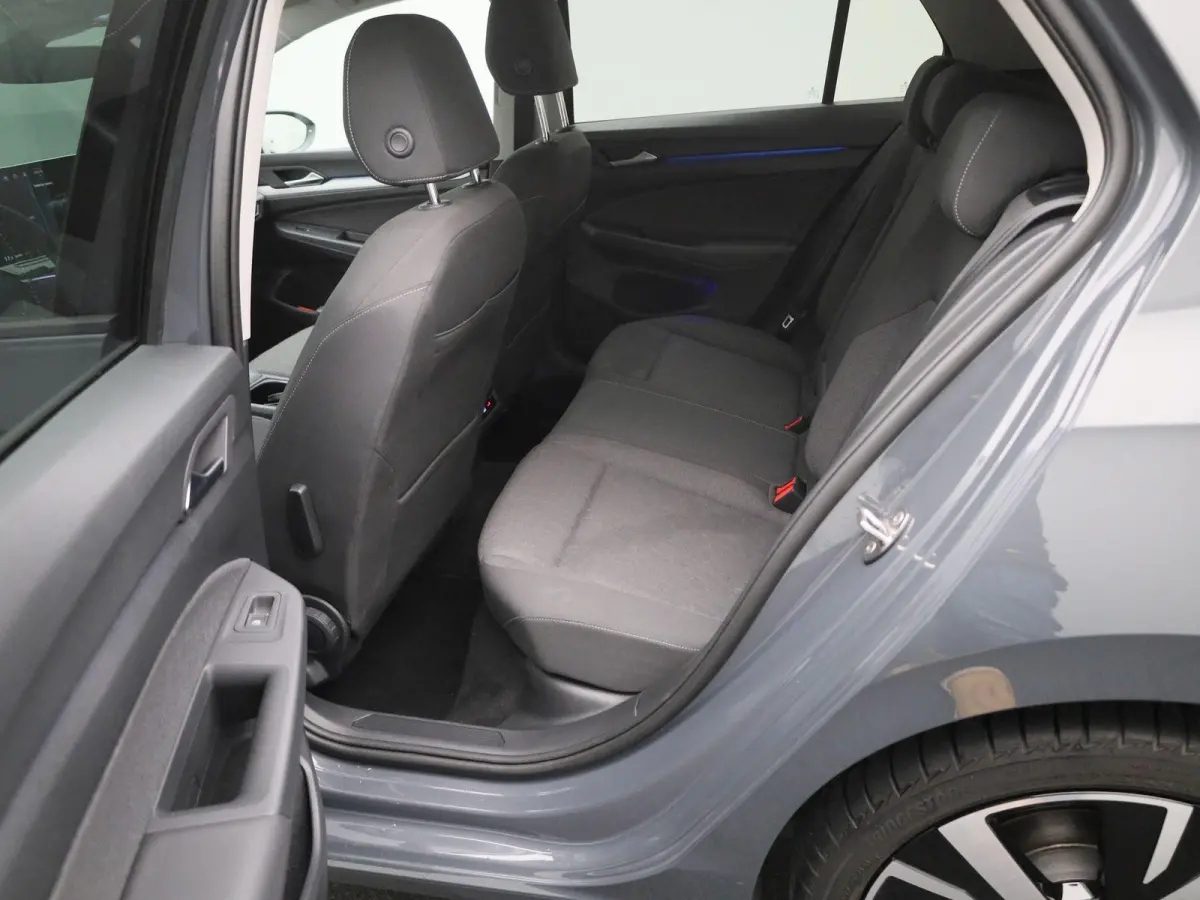 1.5 eHybrid Life Edition SoH 100% | Navigatie | Airco | Parkeersensoren | Camera | Cruise control | 18 Inch Velgen |