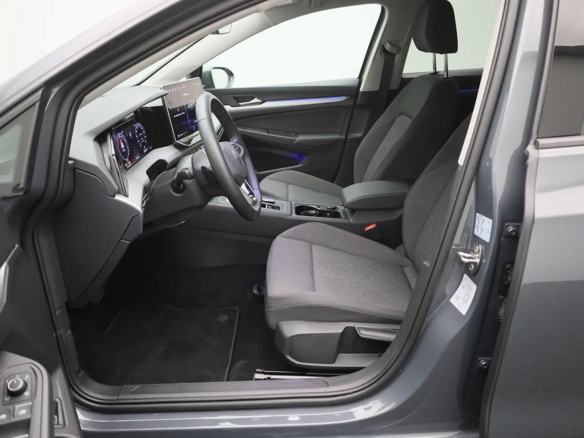 1.5 eHybrid Life Edition SoH 100% | Navigatie | Airco | Parkeersensoren | Camera | Cruise control | 18 Inch Velgen |