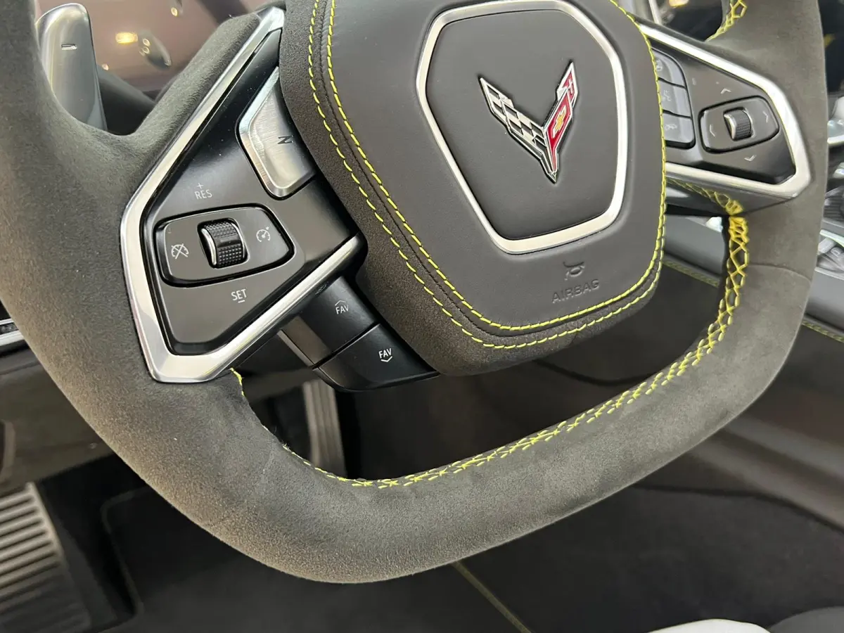 C8.R Carbon Pack