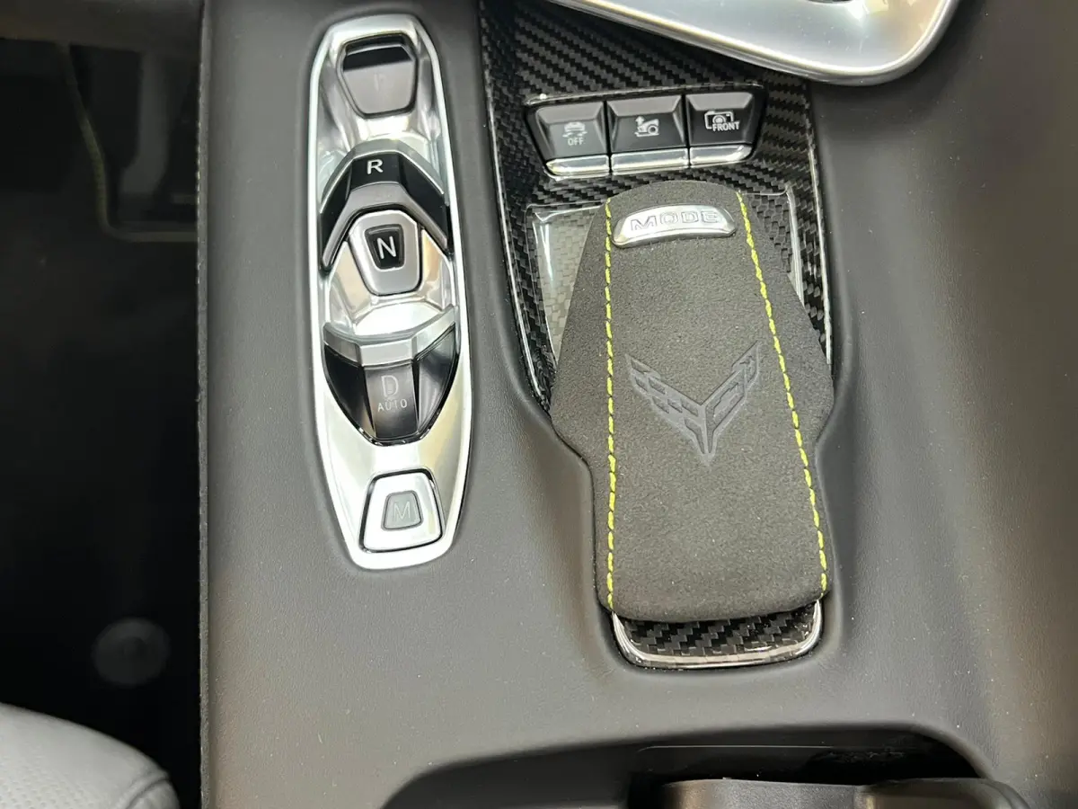 C8.R Carbon Pack