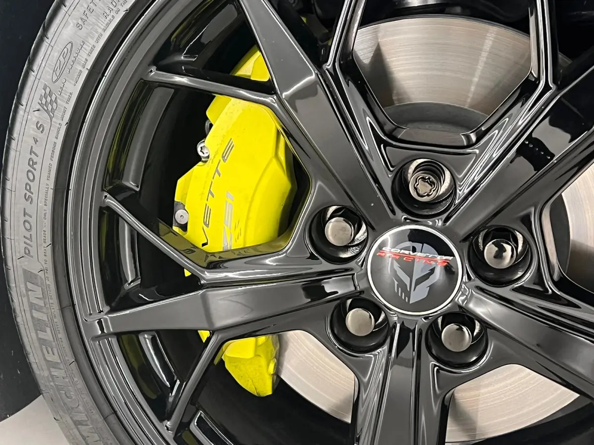 C8.R Carbon Pack