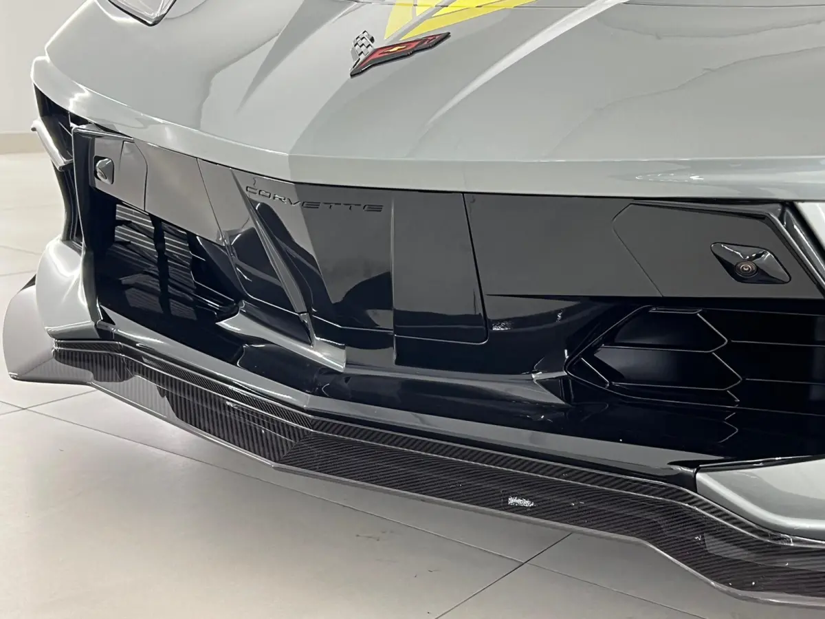 C8.R Carbon Pack