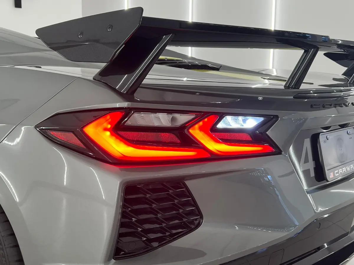 C8.R Carbon Pack