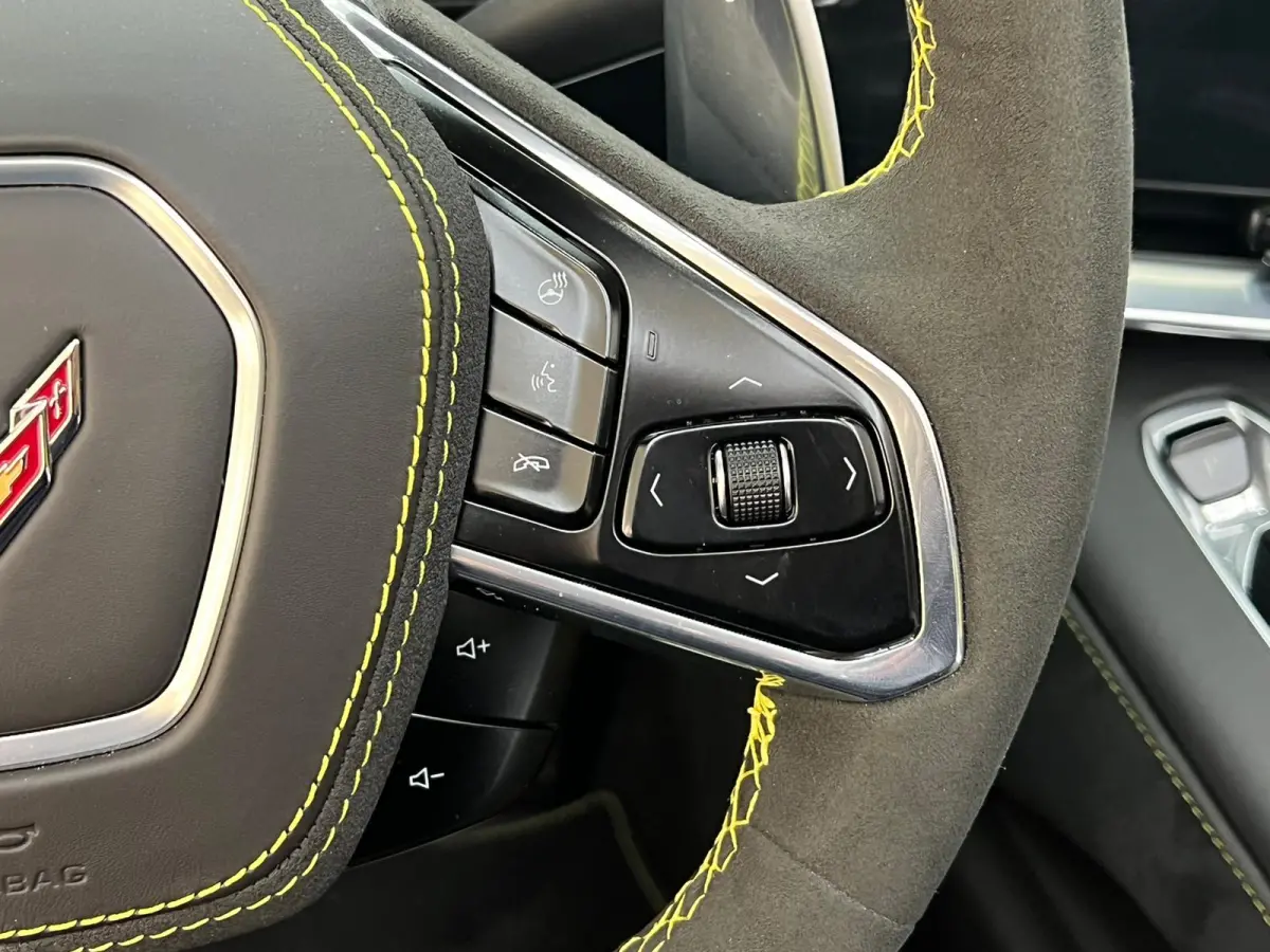 C8.R Carbon Pack