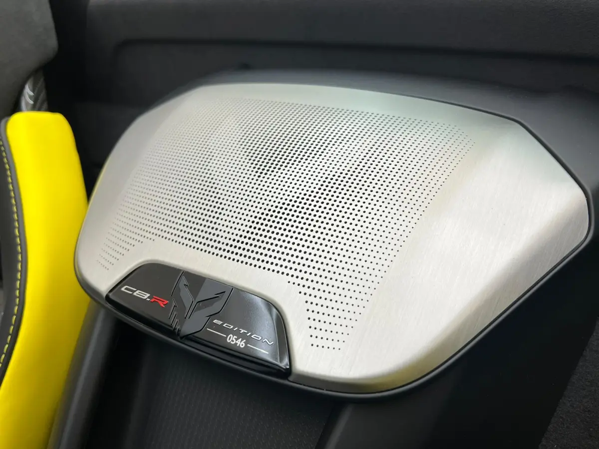 C8.R Carbon Pack