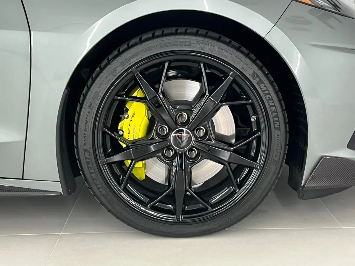 C8.R Carbon Pack