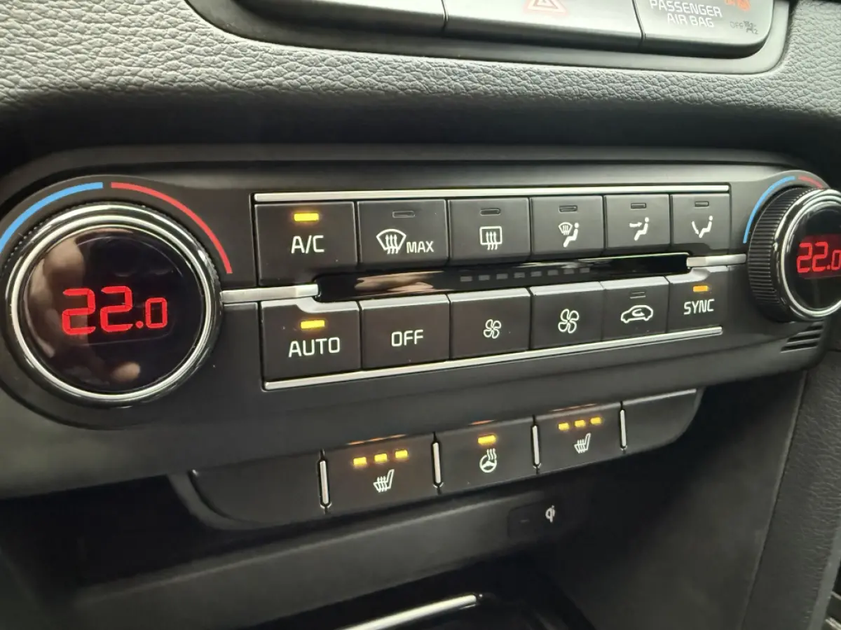 1.0 T-GDi DynamicPlusLine Navi + Camera - ZEER COMPLEET!