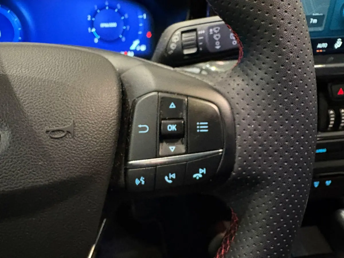 1.0 EcoBoost Hybrid ST Line X | TREKHAAK | ADAPTIVE CRUISE CONTROL | WINTER PAKKET | NAVIGATIE | ACHTERRUITRIJCAMERA | BANG & OLAFSUN |