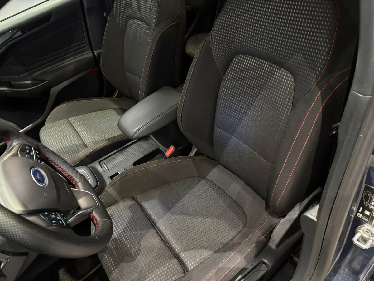 1.0 EcoBoost Hybrid ST Line X | TREKHAAK | ADAPTIVE CRUISE CONTROL | WINTER PAKKET | NAVIGATIE | ACHTERRUITRIJCAMERA | BANG & OLAFSUN |