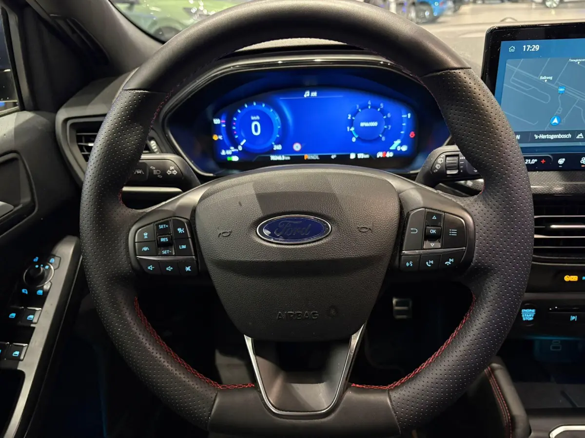 1.0 EcoBoost Hybrid ST Line X | TREKHAAK | ADAPTIVE CRUISE CONTROL | WINTER PAKKET | NAVIGATIE | ACHTERRUITRIJCAMERA | BANG & OLAFSUN |