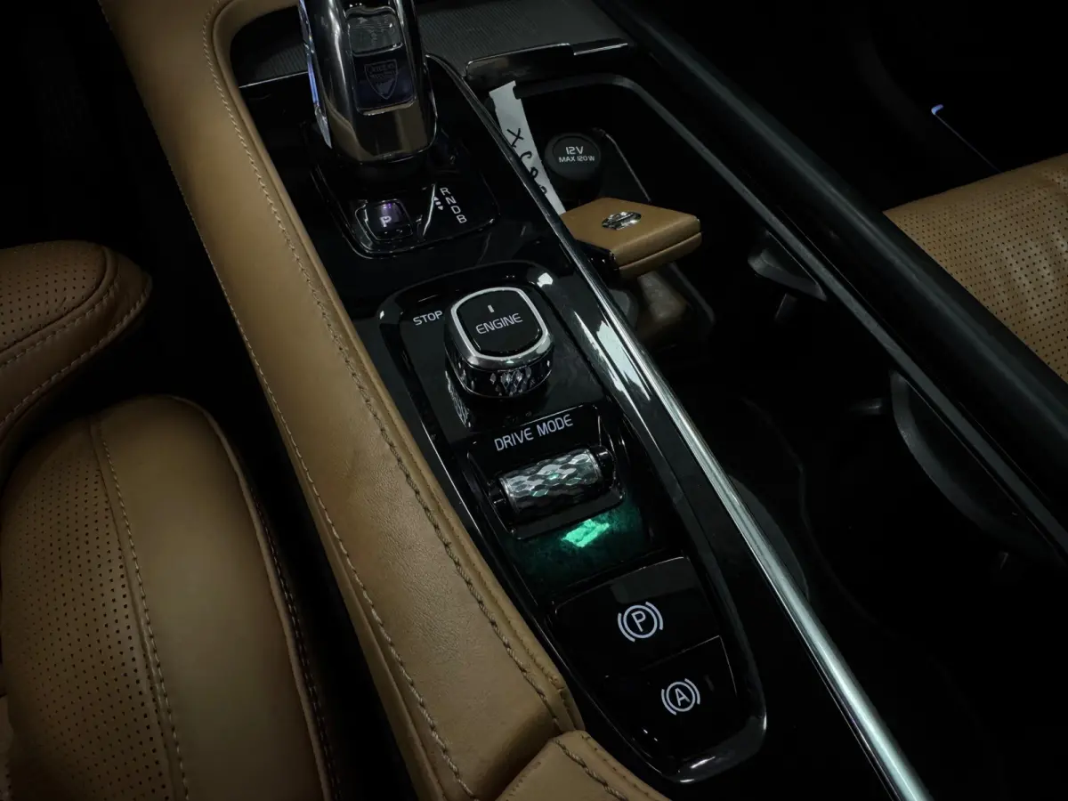 2.0 T8 SOH 89% Inscription Luxury-Line Intellisafe Pro Line Parkeer pakket