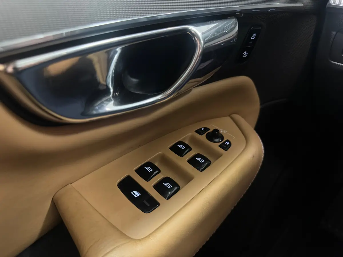 2.0 T8 SOH 89% Inscription Luxury-Line Intellisafe Pro Line Parkeer pakket