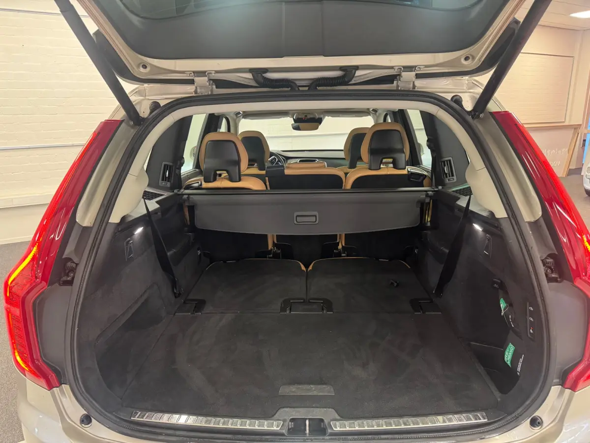 2.0 T8 SOH 89% Inscription Luxury-Line Intellisafe Pro Line Parkeer pakket