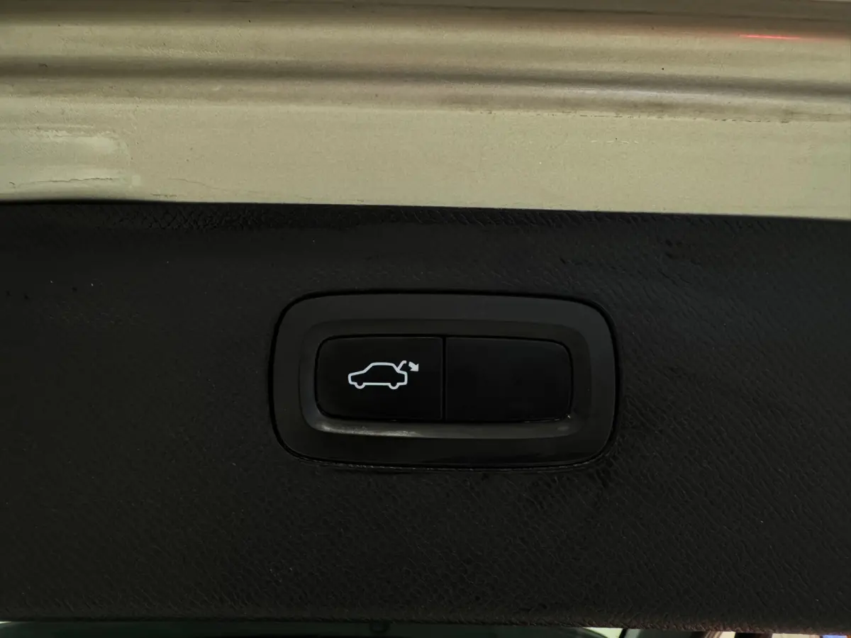 2.0 T8 SOH 89% Inscription Luxury-Line Intellisafe Pro Line Parkeer pakket