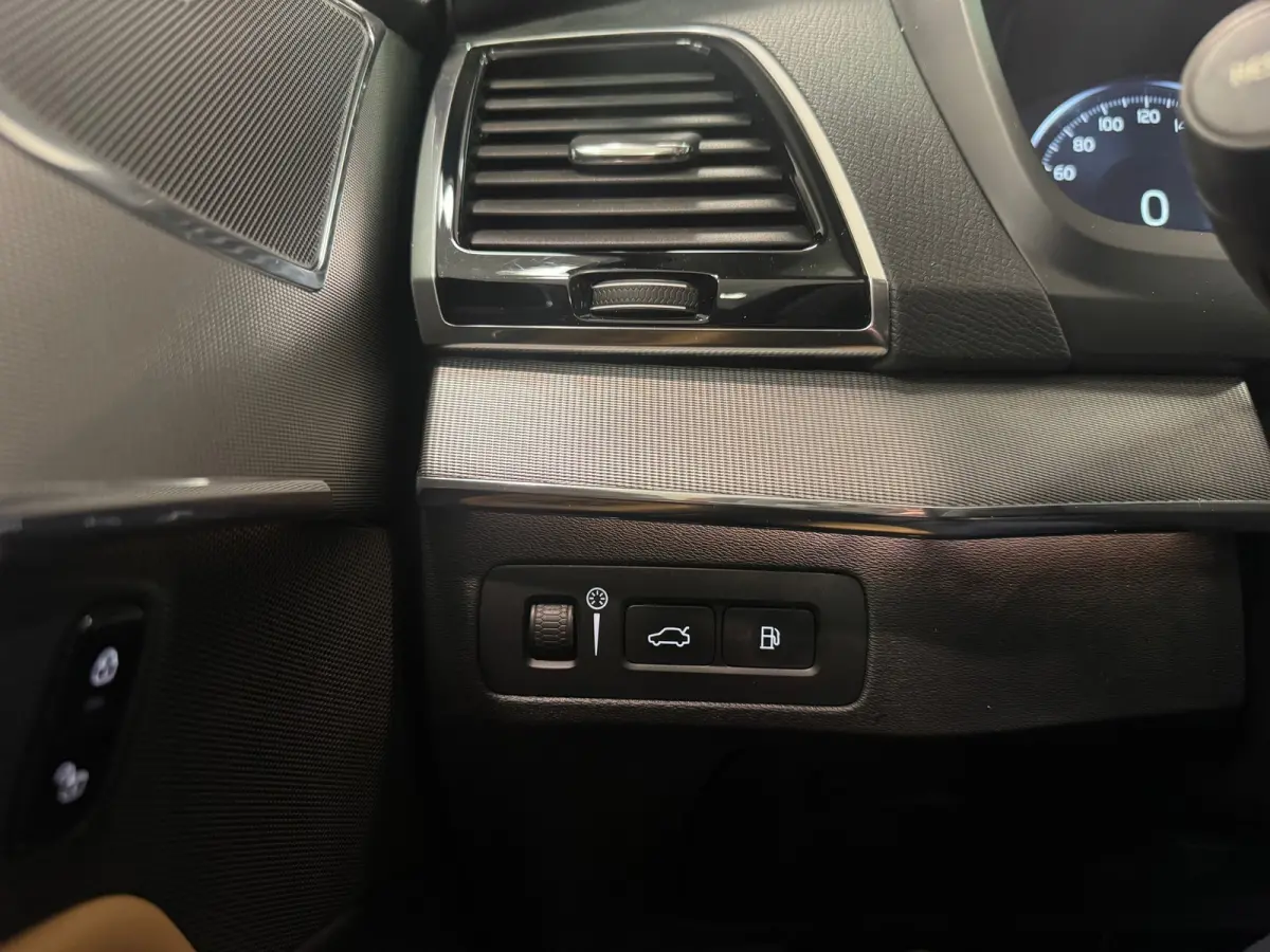 2.0 T8 SOH 89% Inscription Luxury-Line Intellisafe Pro Line Parkeer pakket