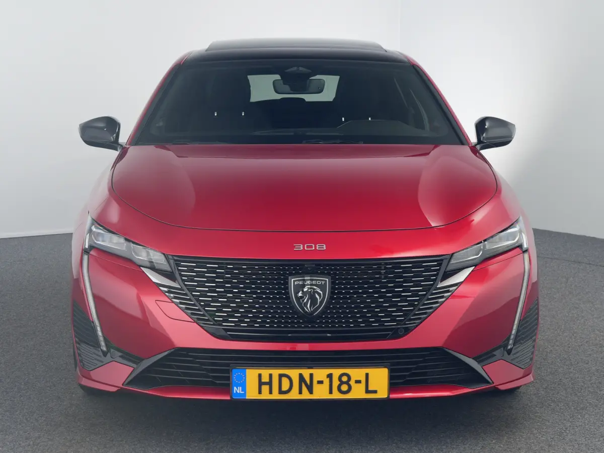1.6 Plug-in Hybrid 180 GT Panoramadak / 360 camera | Achterbank in 3 delen neerklapbaar met skiluik | Achteropkomend verkeer waarschuwing | Achteruitrij assistent