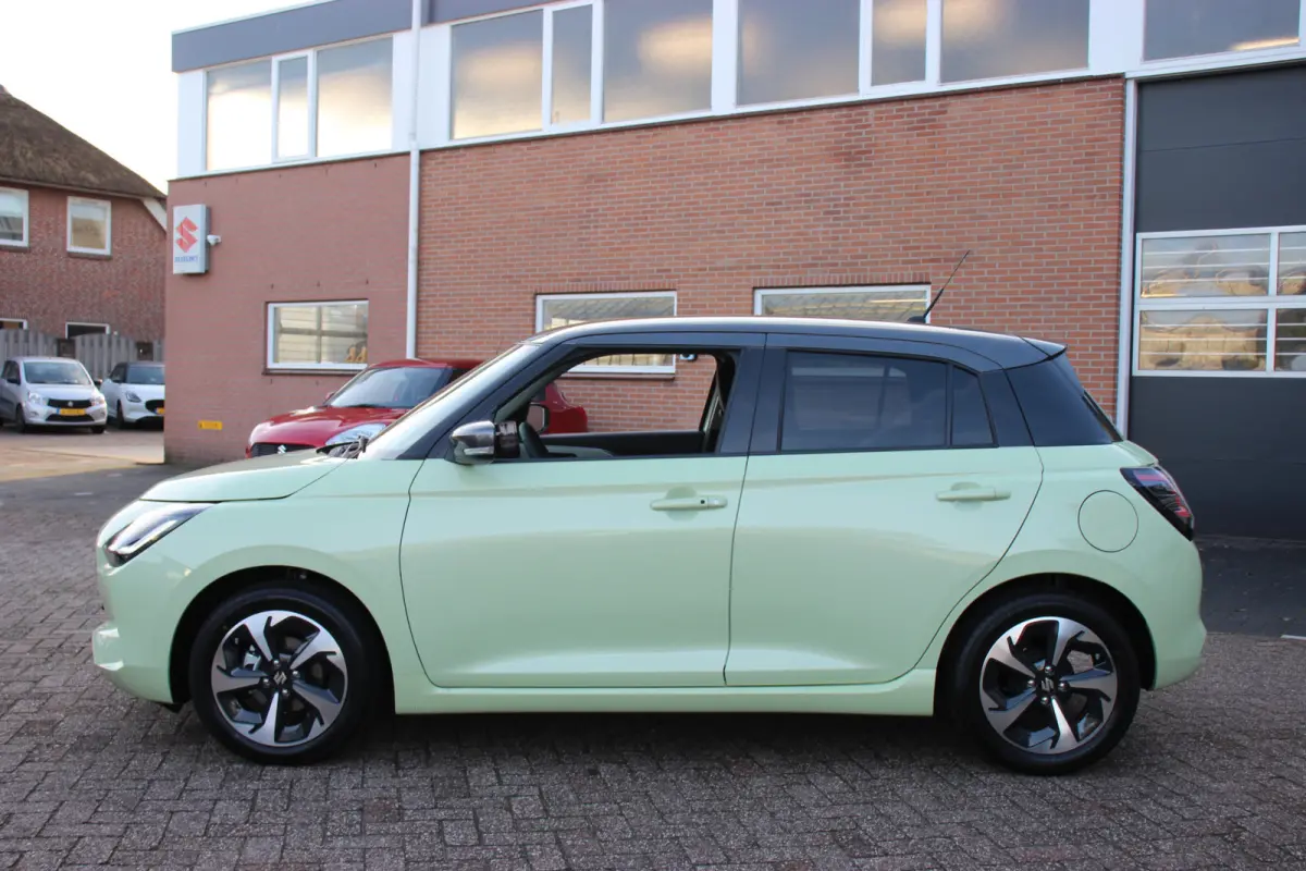 1.2 Style Hybrid Automaat | € 2.200,- korting! | NIEUW | Direct leverbaar! |