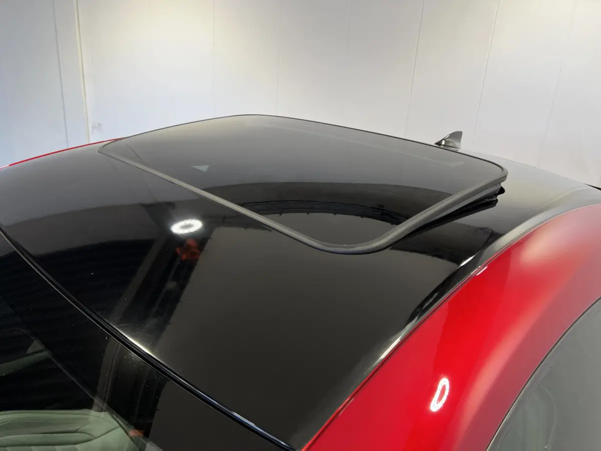 300h F SPORT Line | Navigatie | LM Velgen 19" | Voorstoelen Verwarmd/Geventileerd | Achteruitrijcamera + PDC Voor en Achter | Lederen Bekleding |