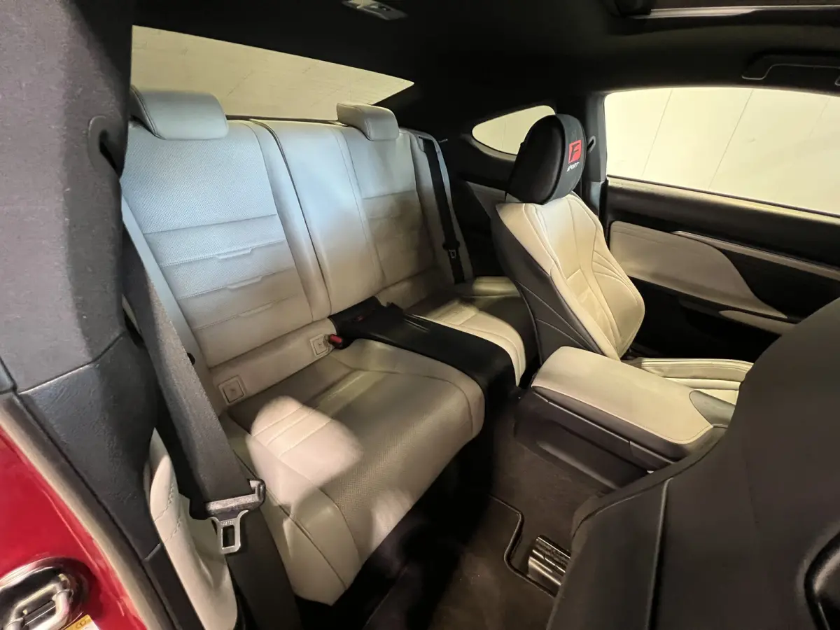 300h F SPORT Line | Navigatie | LM Velgen 19" | Voorstoelen Verwarmd/Geventileerd | Achteruitrijcamera + PDC Voor en Achter | Lederen Bekleding |