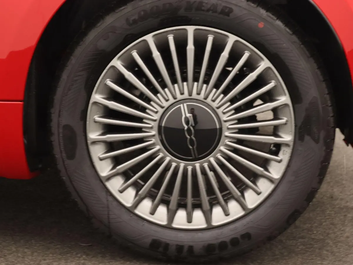 1.0 Hybrid Torino Launch Edition | Carplay | CLimate Control |  Parkeersensoren | 16" Velgen | Direct leverbaar!!