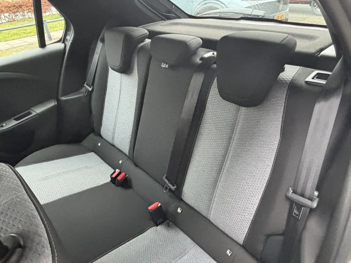 1.2 Turbo Hybrid Edition Private lease mogelijk / Actie Mogelijk / Opel Almere