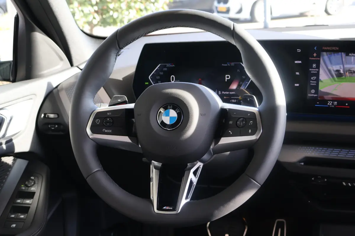 120 | M Sportpakket | Driving Assistant | Voorstoelen Verwarmd | Apple Carplay