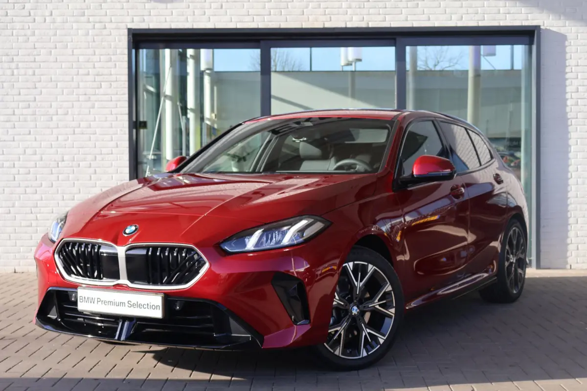 120 | M Sportpakket | Driving Assistant | Voorstoelen Verwarmd | Apple Carplay