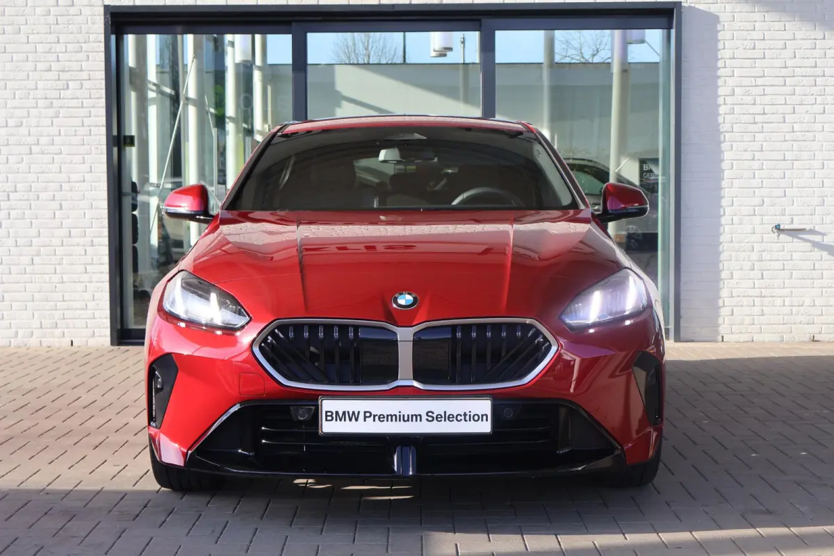 120 | M Sportpakket | Driving Assistant | Voorstoelen Verwarmd | Apple Carplay