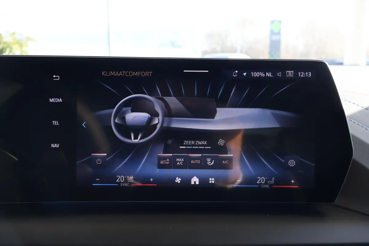 120 | M Sportpakket | Driving Assistant | Voorstoelen Verwarmd | Apple Carplay