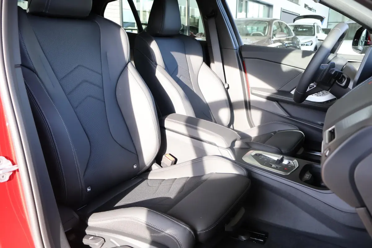 120 | M Sportpakket | Driving Assistant | Voorstoelen Verwarmd | Apple Carplay
