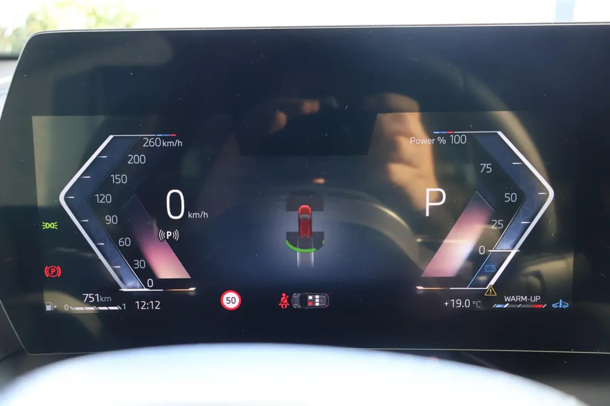 120 | M Sportpakket | Driving Assistant | Voorstoelen Verwarmd | Apple Carplay