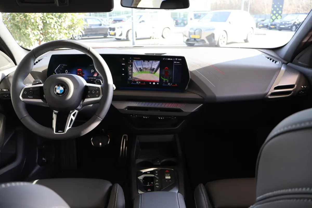 120 | M Sportpakket | Driving Assistant | Voorstoelen Verwarmd | Apple Carplay