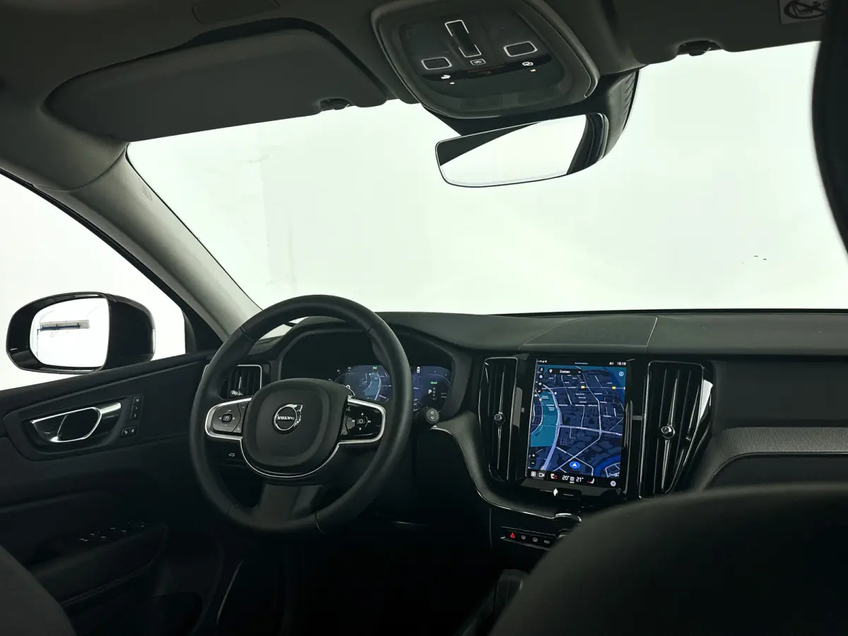 T6 Plug-in hybrid AWD Plus Dark | Panoramadak | 360° camera | Stoel- en Stuurverwarming | Trekhaak