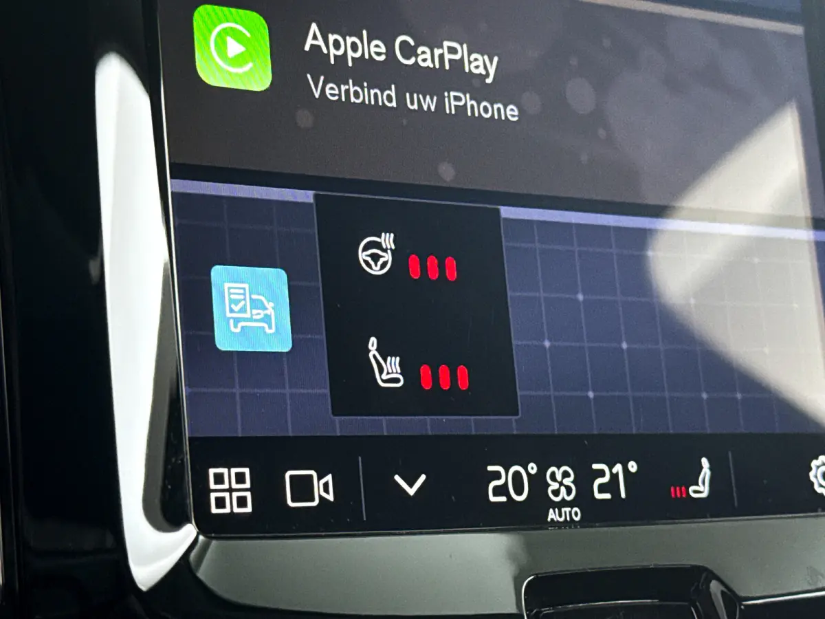 T6 Plug-in hybrid AWD Plus Dark | Panoramadak | 360° camera | Stoel- en Stuurverwarming | Trekhaak
