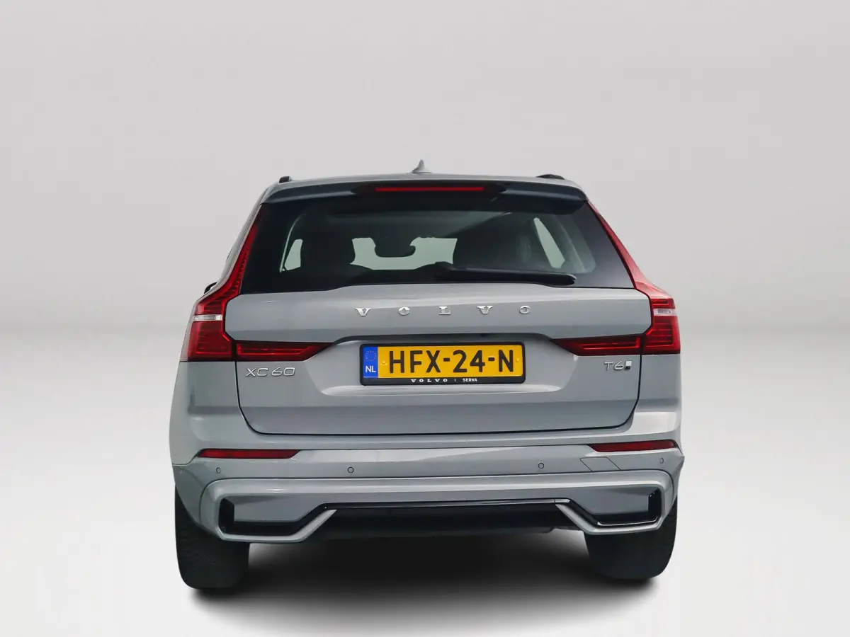 T6 Plug-in hybrid AWD Plus Dark | Panoramadak | 360° camera | Stoel- en Stuurverwarming | Trekhaak