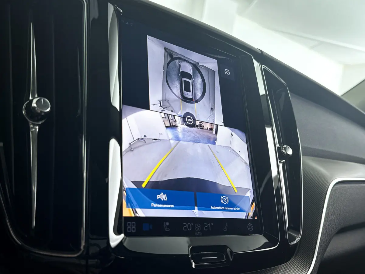 T6 Plug-in hybrid AWD Plus Dark | Panoramadak | 360° camera | Stoel- en Stuurverwarming | Trekhaak