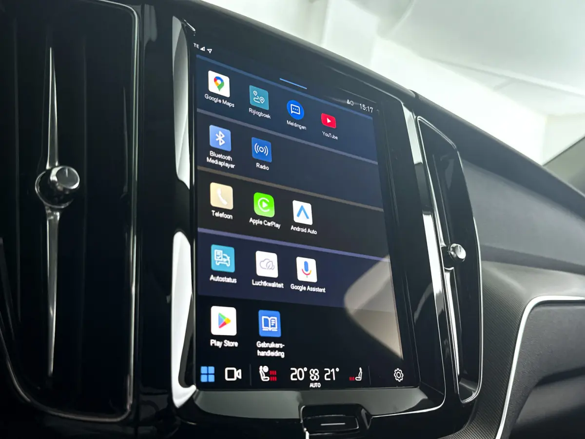 T6 Plug-in hybrid AWD Plus Dark | Panoramadak | 360° camera | Stoel- en Stuurverwarming | Trekhaak