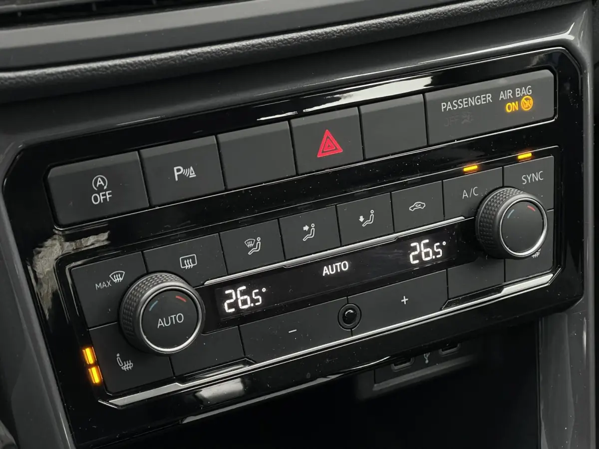 1.0 TSI Style DSG Automaat |TREKHAAK | CRUISE CONTROL ADAPTIEF | STOELVERWARMING | NAVIGATIE