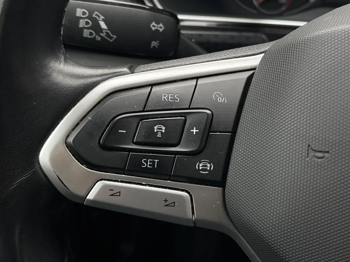 1.0 TSI Style DSG Automaat |TREKHAAK | CRUISE CONTROL ADAPTIEF | STOELVERWARMING | NAVIGATIE