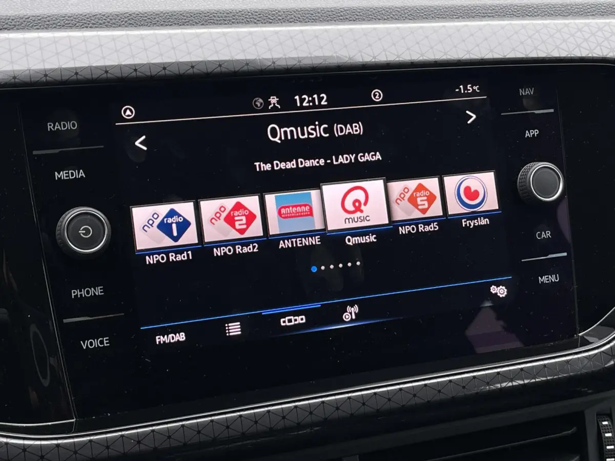 1.0 TSI Style DSG Automaat |TREKHAAK | CRUISE CONTROL ADAPTIEF | STOELVERWARMING | NAVIGATIE