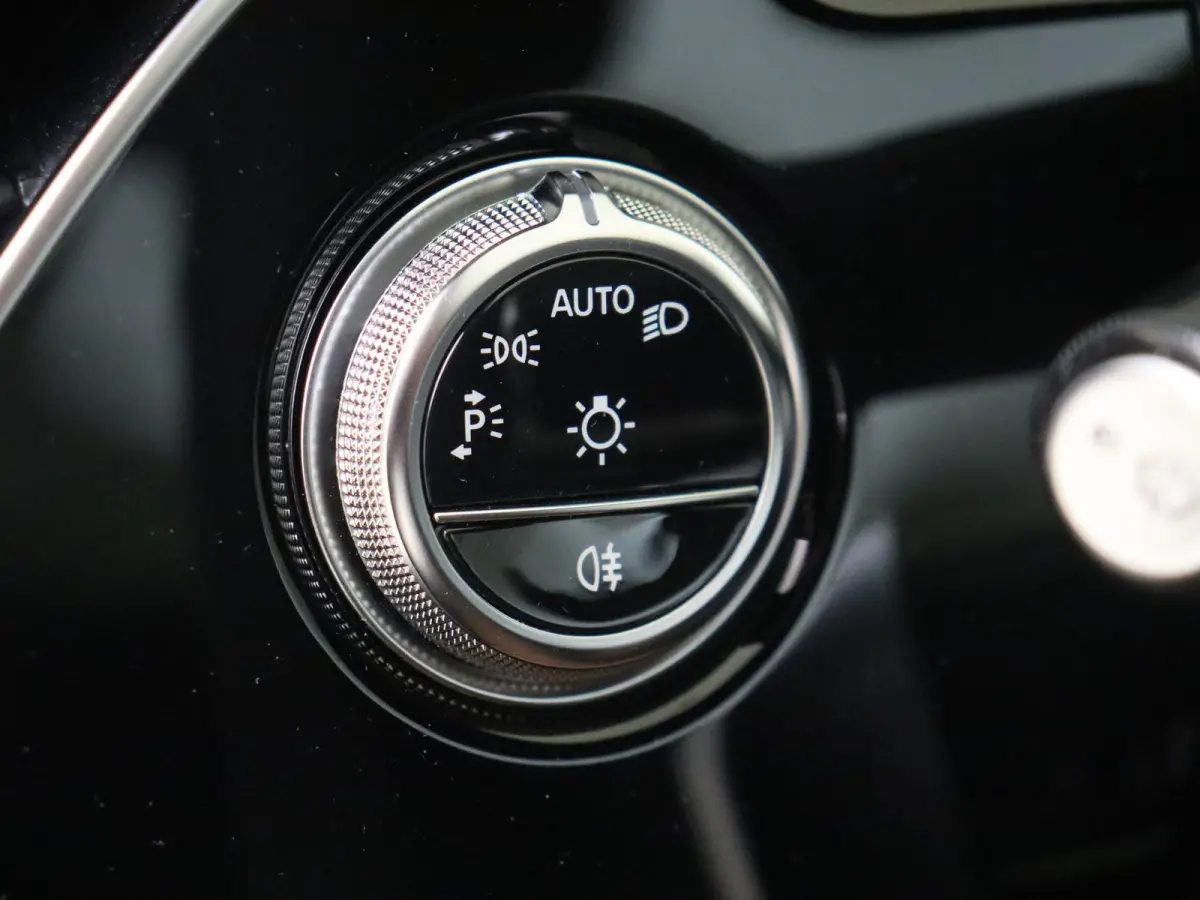 300 e AMG Line / Premium Plus/ Panoramadak/ Burmester 4D/ AIRMATIC/ Achterasbesturing/ Rijassistentiepakket
