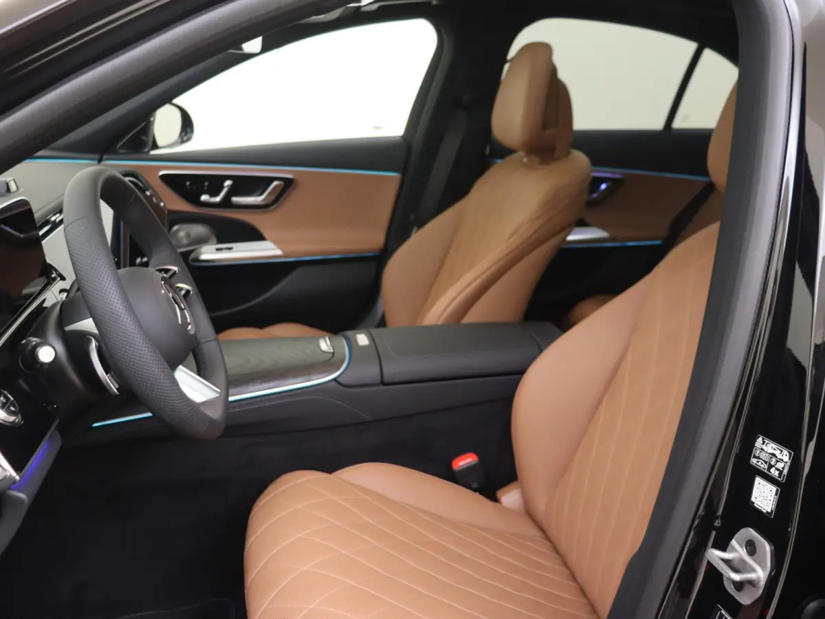 300 e AMG Line / Premium Plus/ Panoramadak/ Burmester 4D/ AIRMATIC/ Achterasbesturing/ Rijassistentiepakket