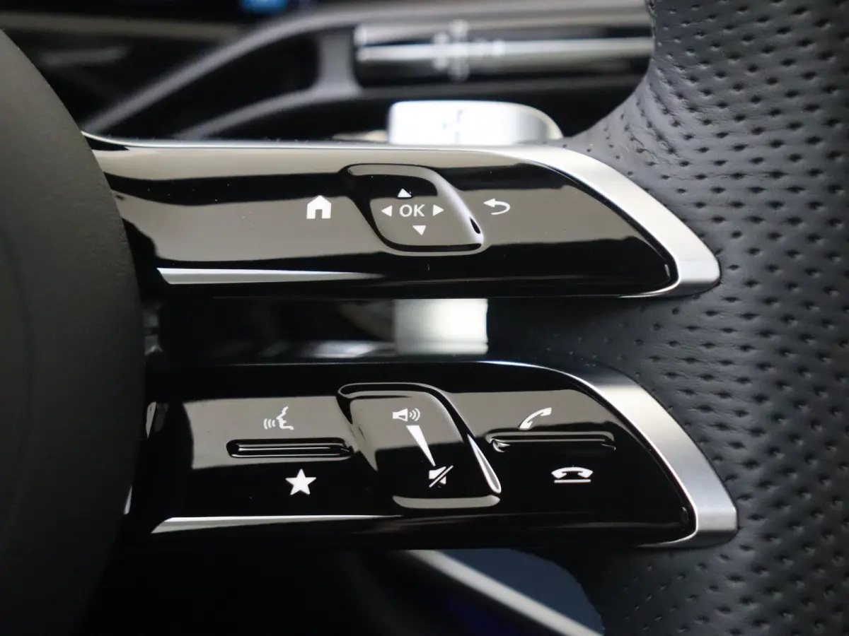 300 e AMG Line / Premium Plus/ Panoramadak/ Burmester 4D/ AIRMATIC/ Achterasbesturing/ Rijassistentiepakket